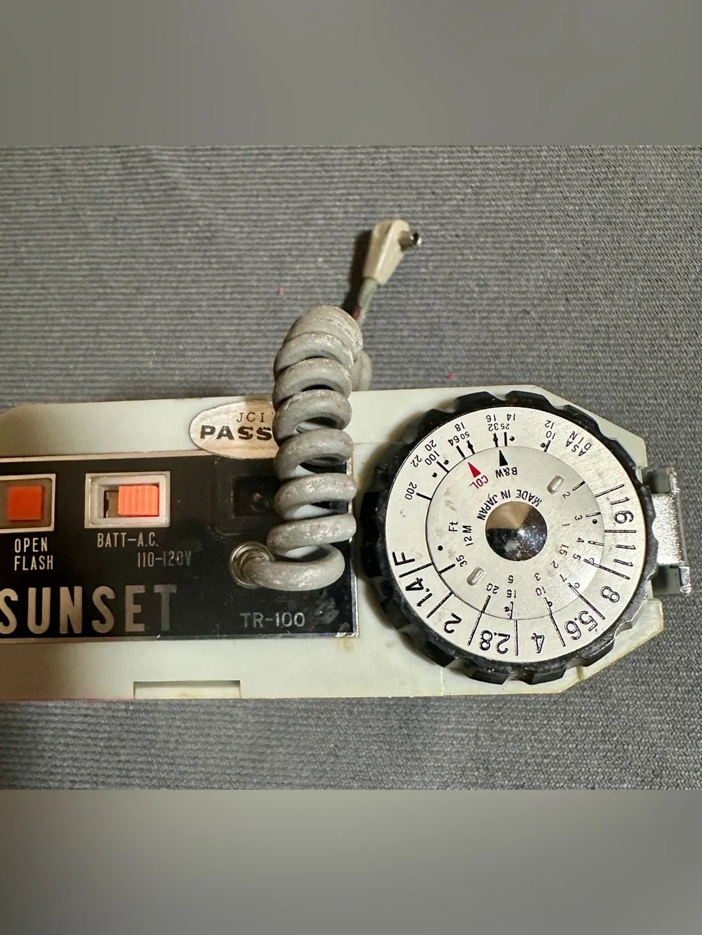 SUNSET Vintage Camera Meter / Flash Unit - Beige with Black Accents